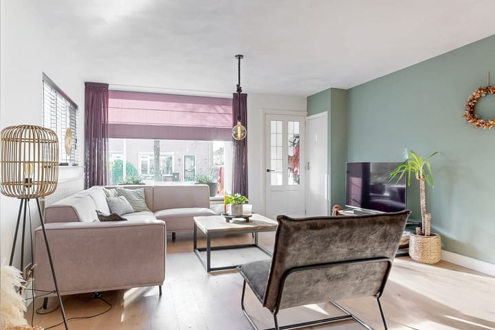 Photo 6 of Esdoornstraat 15