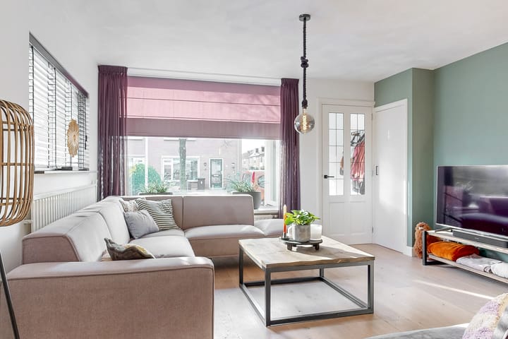 Photo 7 of Esdoornstraat 15