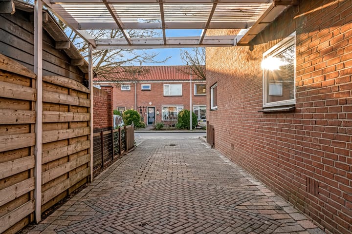 Photo 38 of Esdoornstraat 15