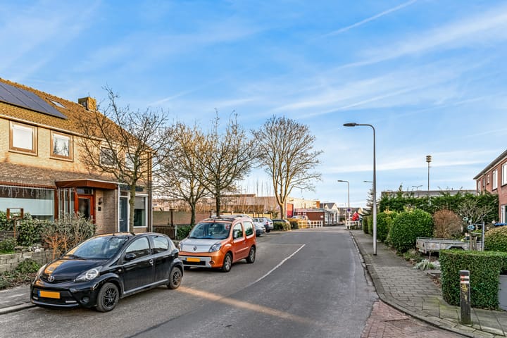 Photo 41 of Esdoornstraat 15