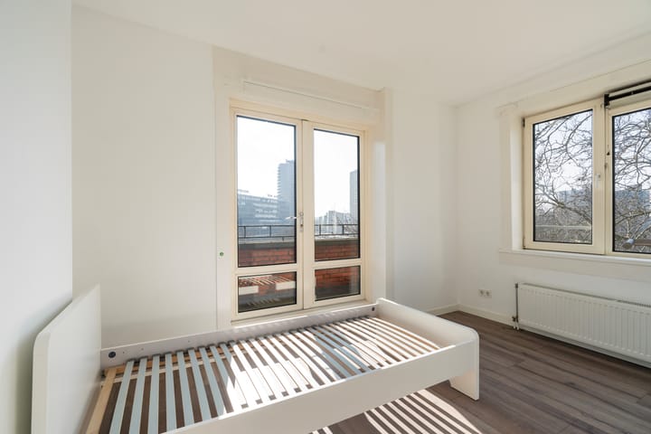 Foto 12 van Strevelsweg 375