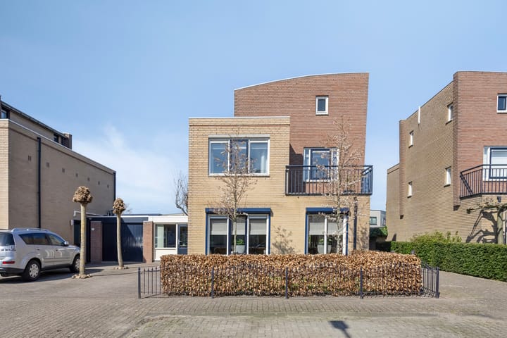 Foto 1 van Naardenstraat 44