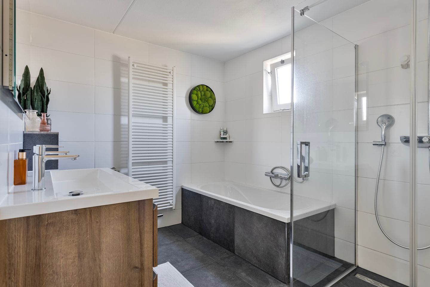 Foto 5 van Naardenstraat 44