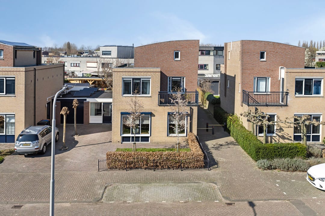 Foto 8 van Naardenstraat 44