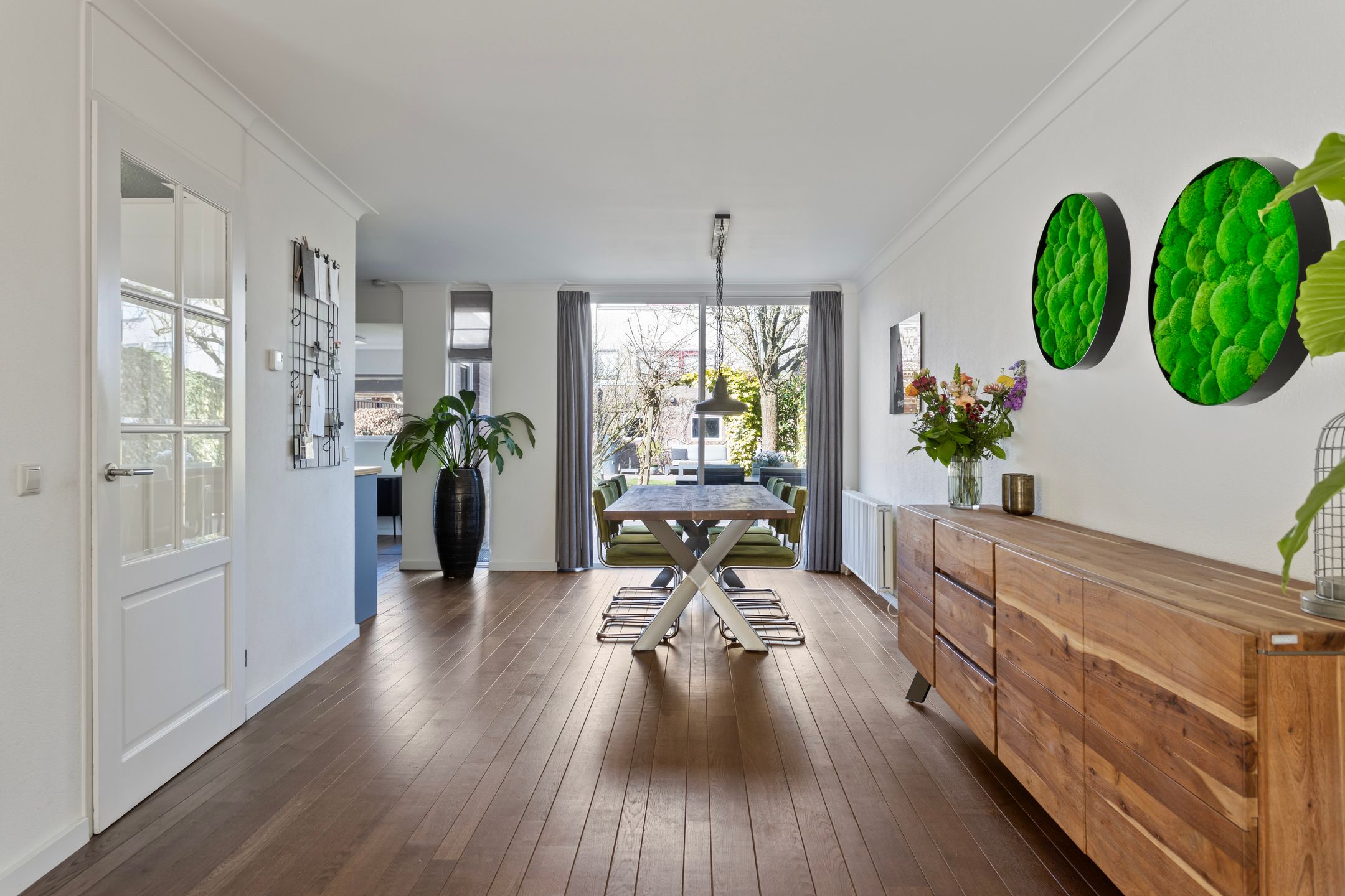 Foto 15 van Naardenstraat 44