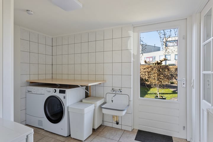 Foto 23 van Naardenstraat 44