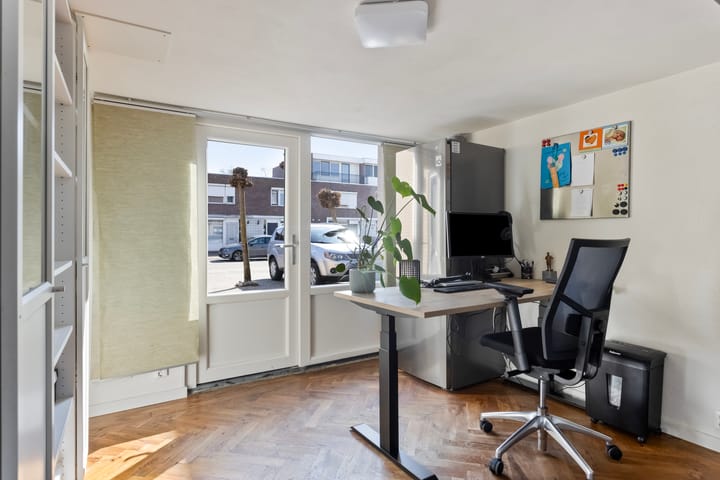 Foto 24 van Naardenstraat 44