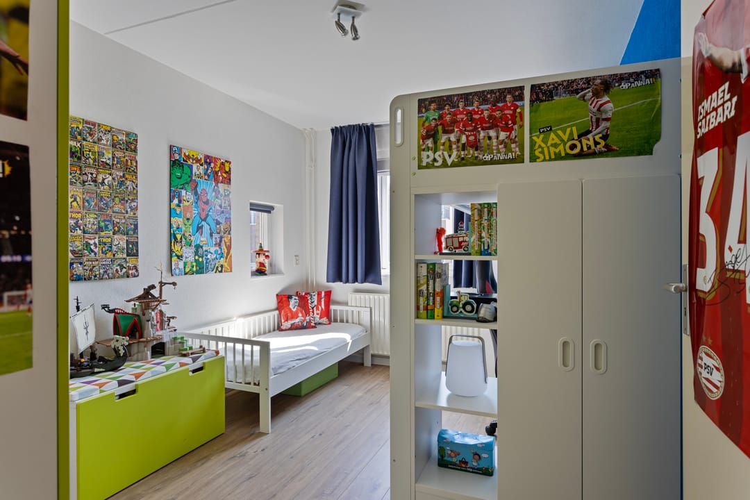 Foto 32 van Naardenstraat 44