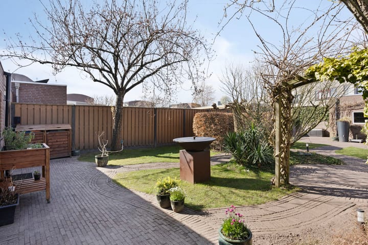 Foto 39 van Naardenstraat 44