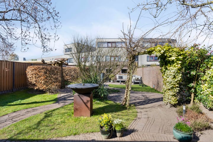 Foto 40 van Naardenstraat 44