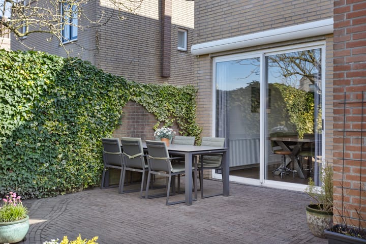 Foto 41 van Naardenstraat 44