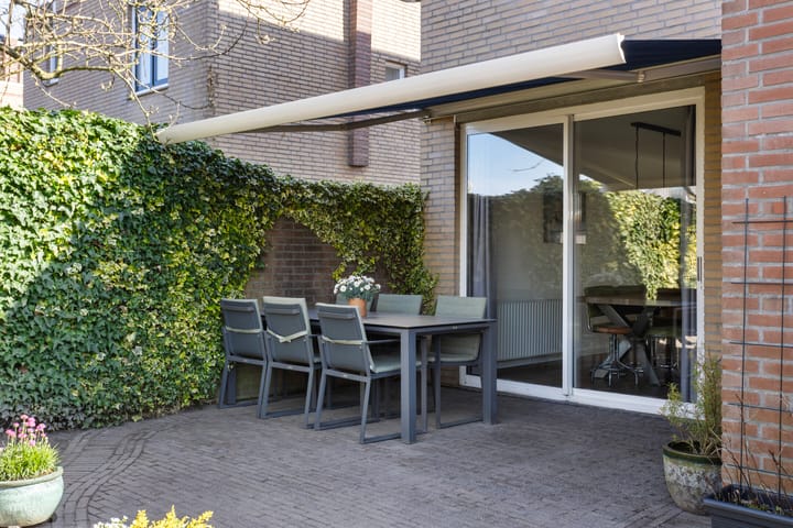 Foto 42 van Naardenstraat 44