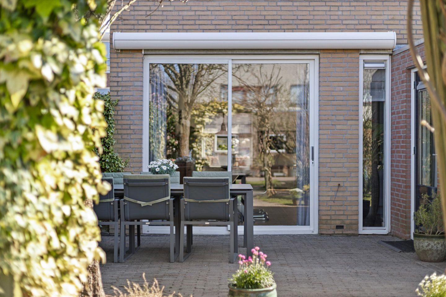 Foto 44 van Naardenstraat 44