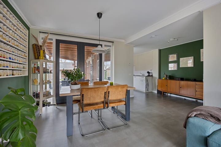 Foto 13 van Burg. van Veenlaan 24-B