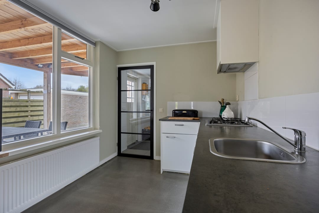 Foto 17 van Burg. van Veenlaan 24-B