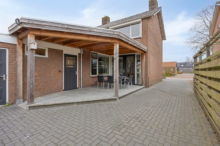 Foto 25 van Burg. van Veenlaan 24-B