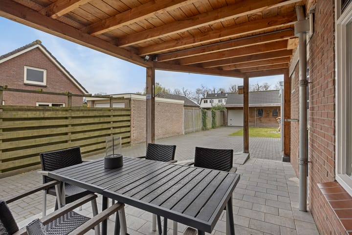 Foto 28 van Burg. van Veenlaan 24-B