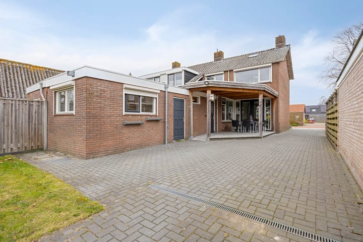 Foto 30 van Burg. van Veenlaan 24-B