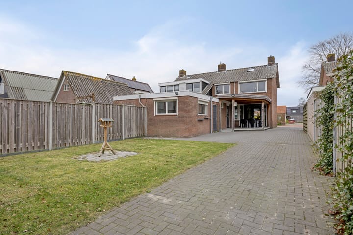 Foto 32 van Burg. van Veenlaan 24-B