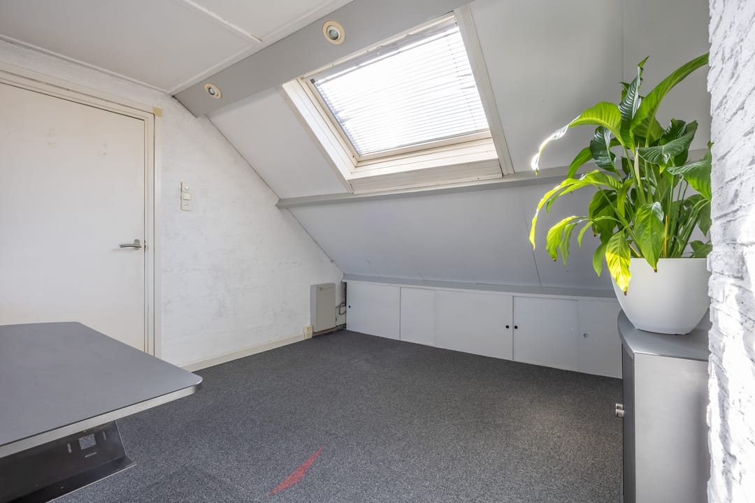 Foto 26 van van Woesikstraat 18