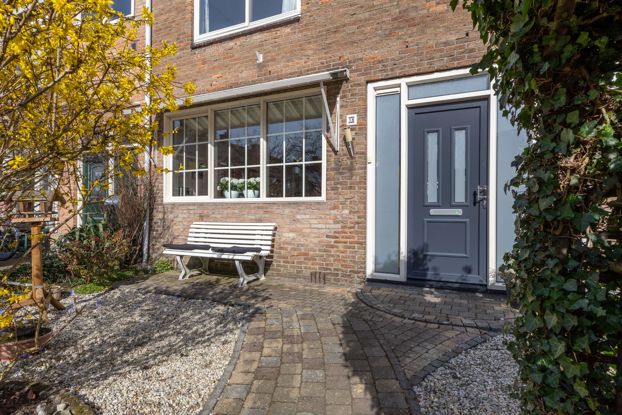 Foto 30 van van Woesikstraat 18