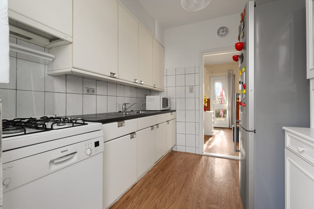 Photo 11 of Plutostraat 55