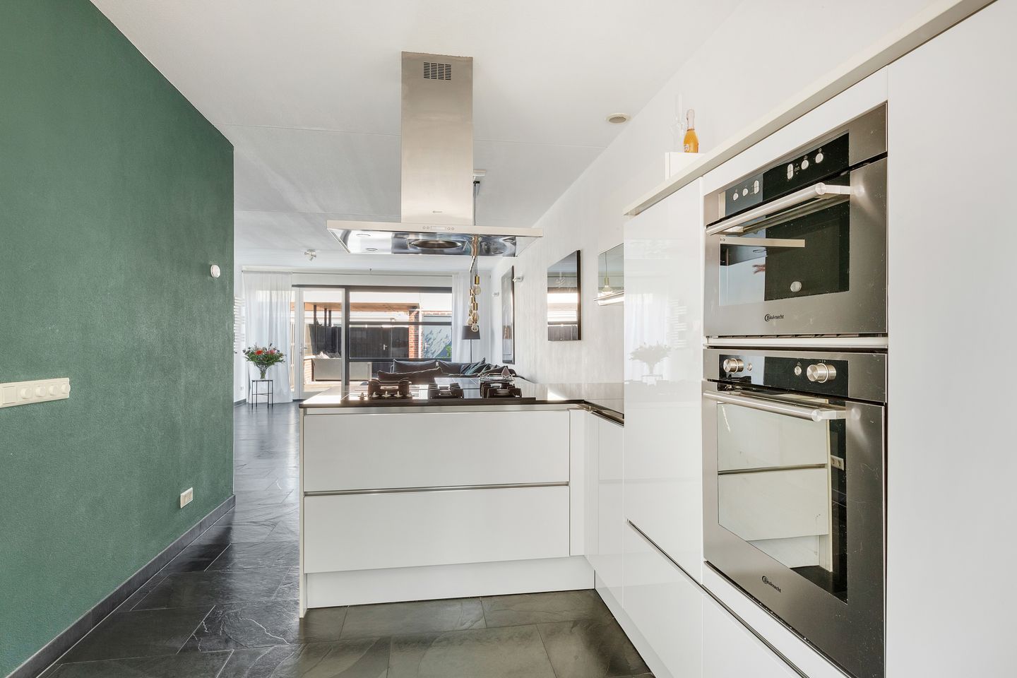 Foto 10 van Zwaluw 143