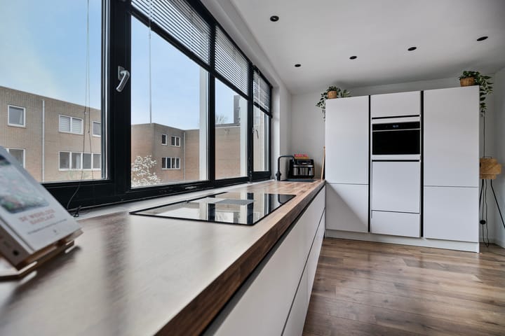 Foto 7 van Emmy Andriessestraat 430