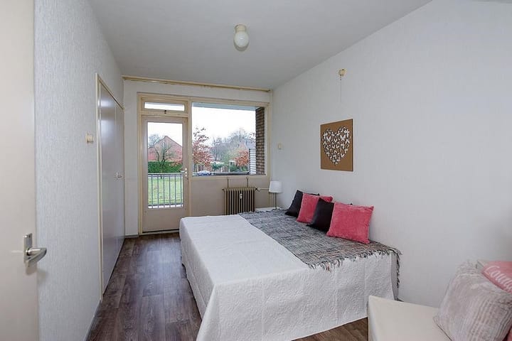 Photo 8 of Staringstraat 236