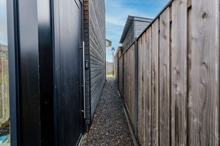 Foto 6 van Nikolaj Basovstraat 6