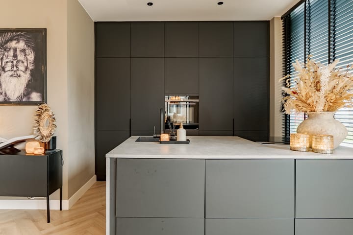 Foto 18 van Nikolaj Basovstraat 6