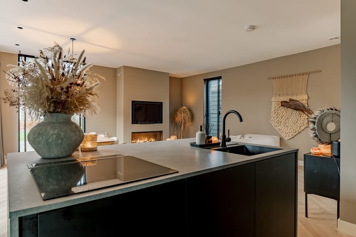 Foto 19 van Nikolaj Basovstraat 6