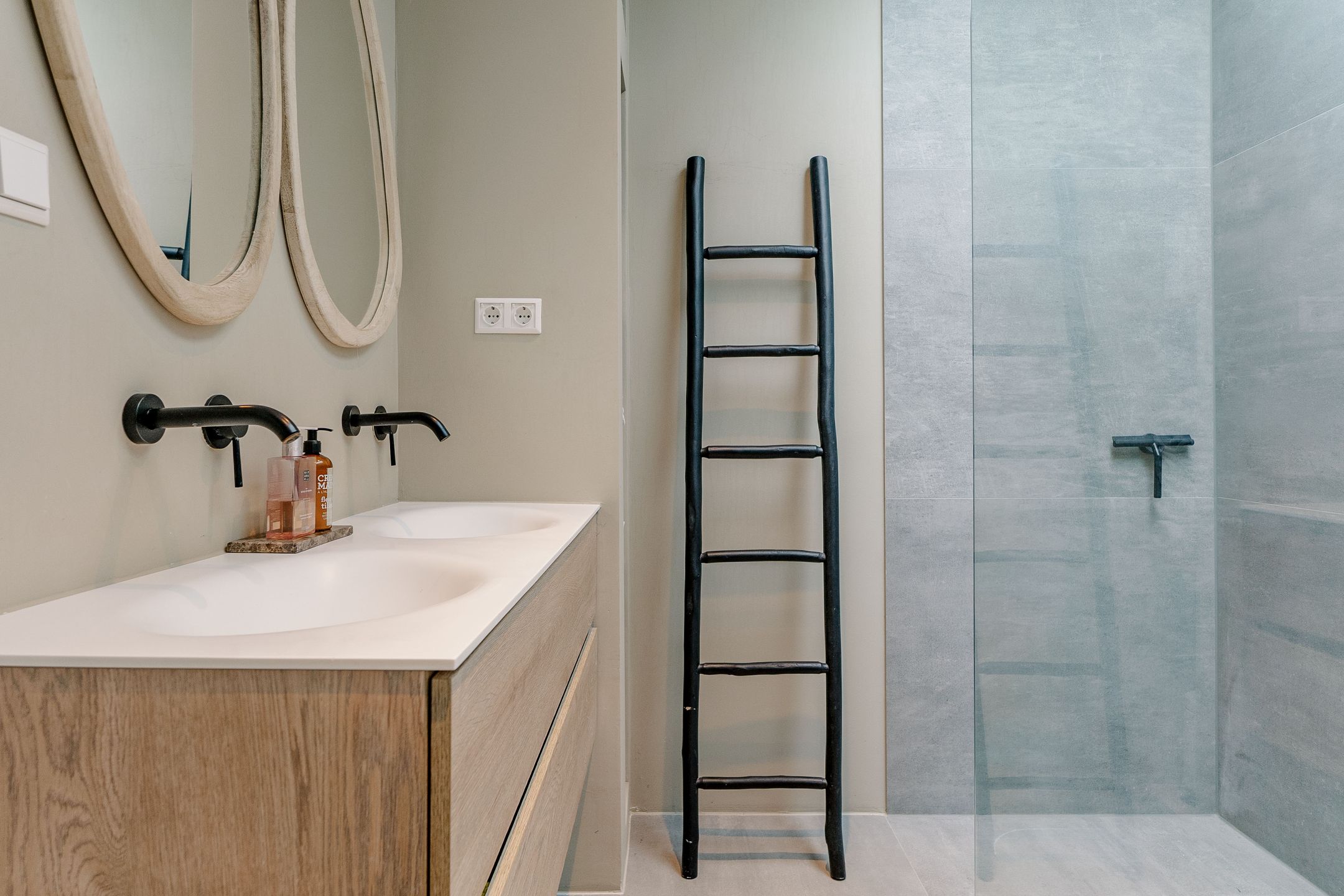 Foto 36 van Nikolaj Basovstraat 6