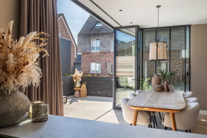 Foto 26 van Nikolaj Basovstraat 6