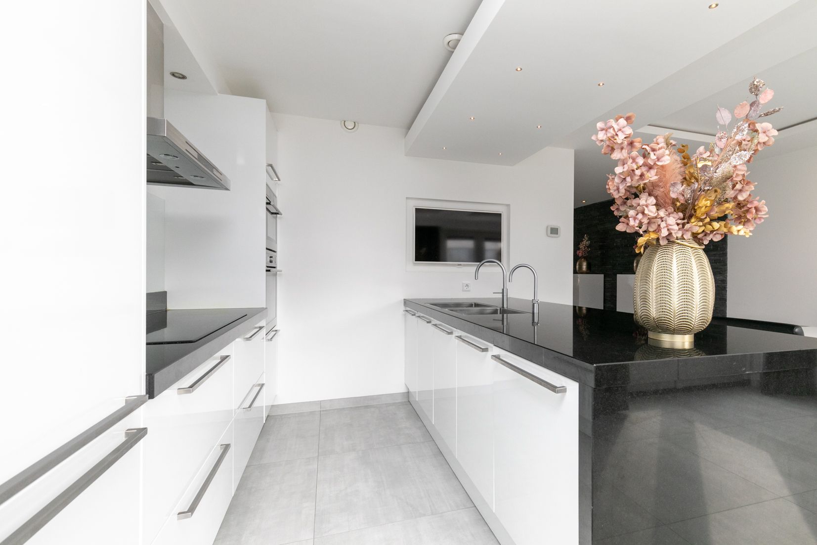 Photo 15 of Vriezenveenstraat 122