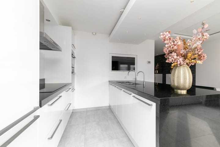 Foto 15 van Vriezenveenstraat 122