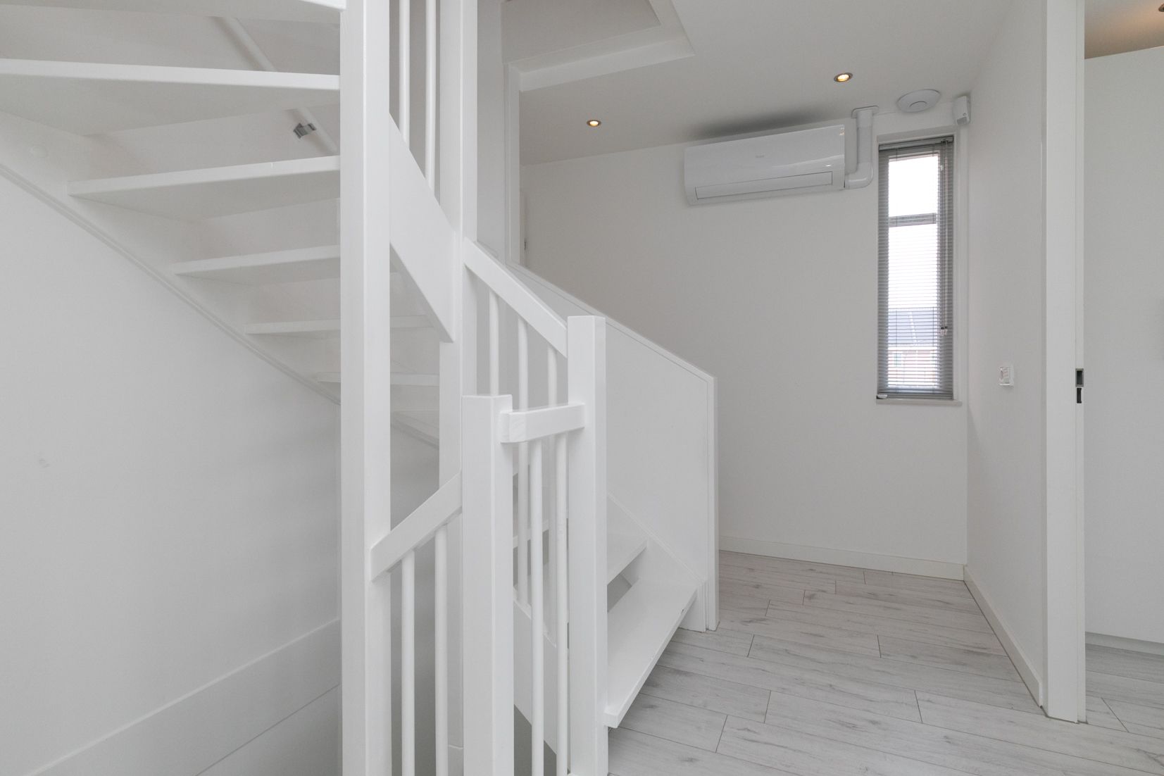 Photo 21 of Vriezenveenstraat 122