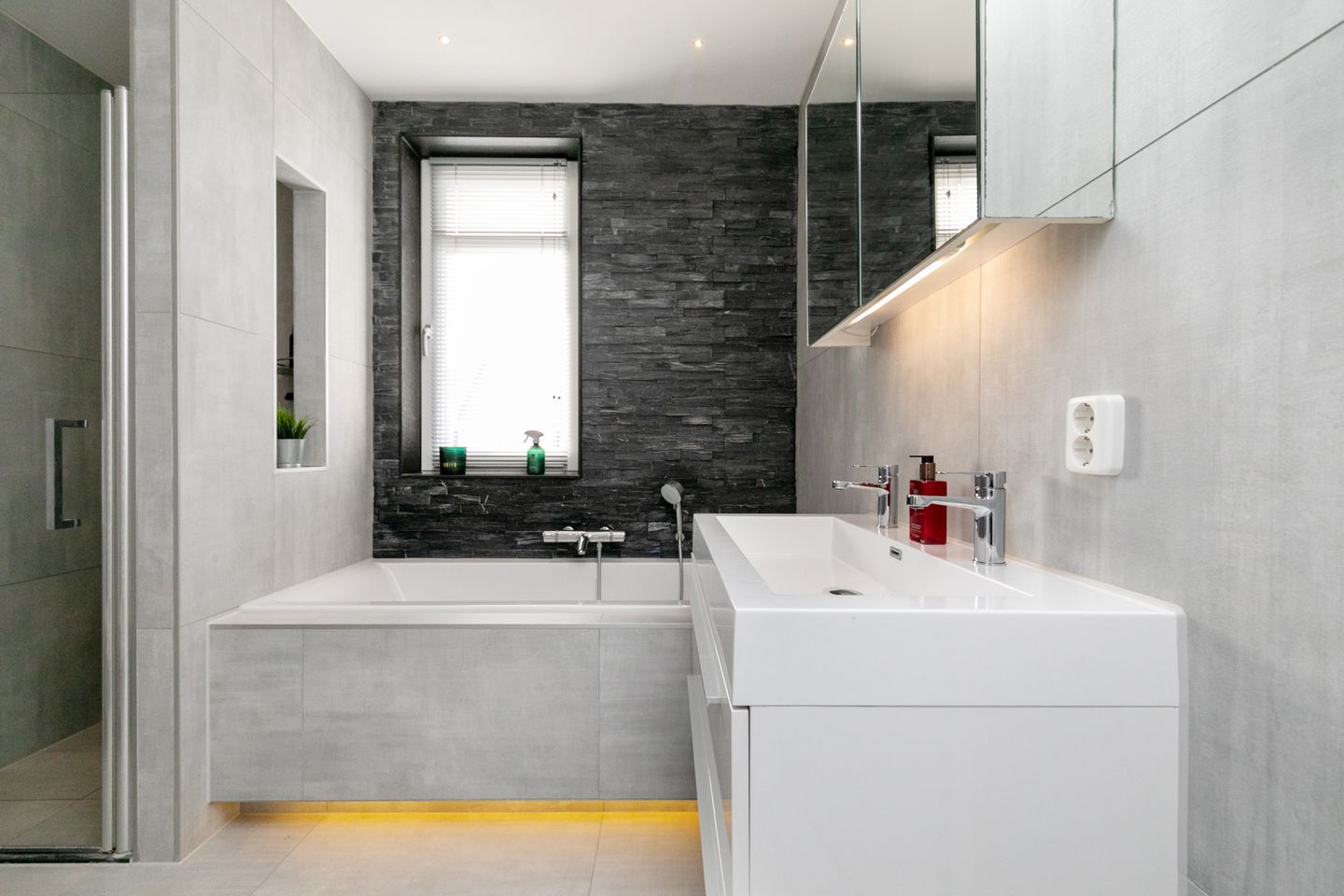 Photo 25 of Vriezenveenstraat 122