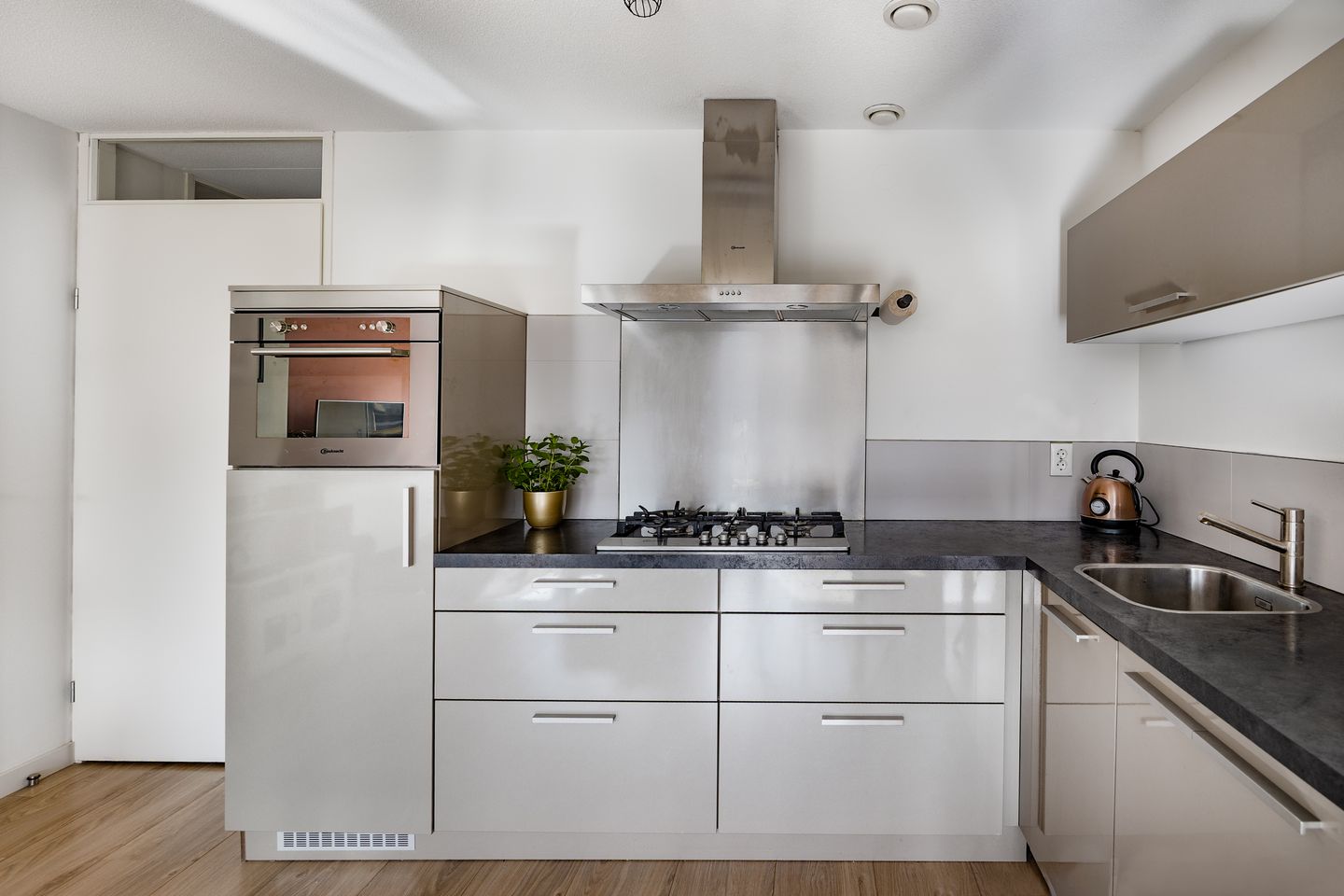 Foto 14 van Marsmanplein 170