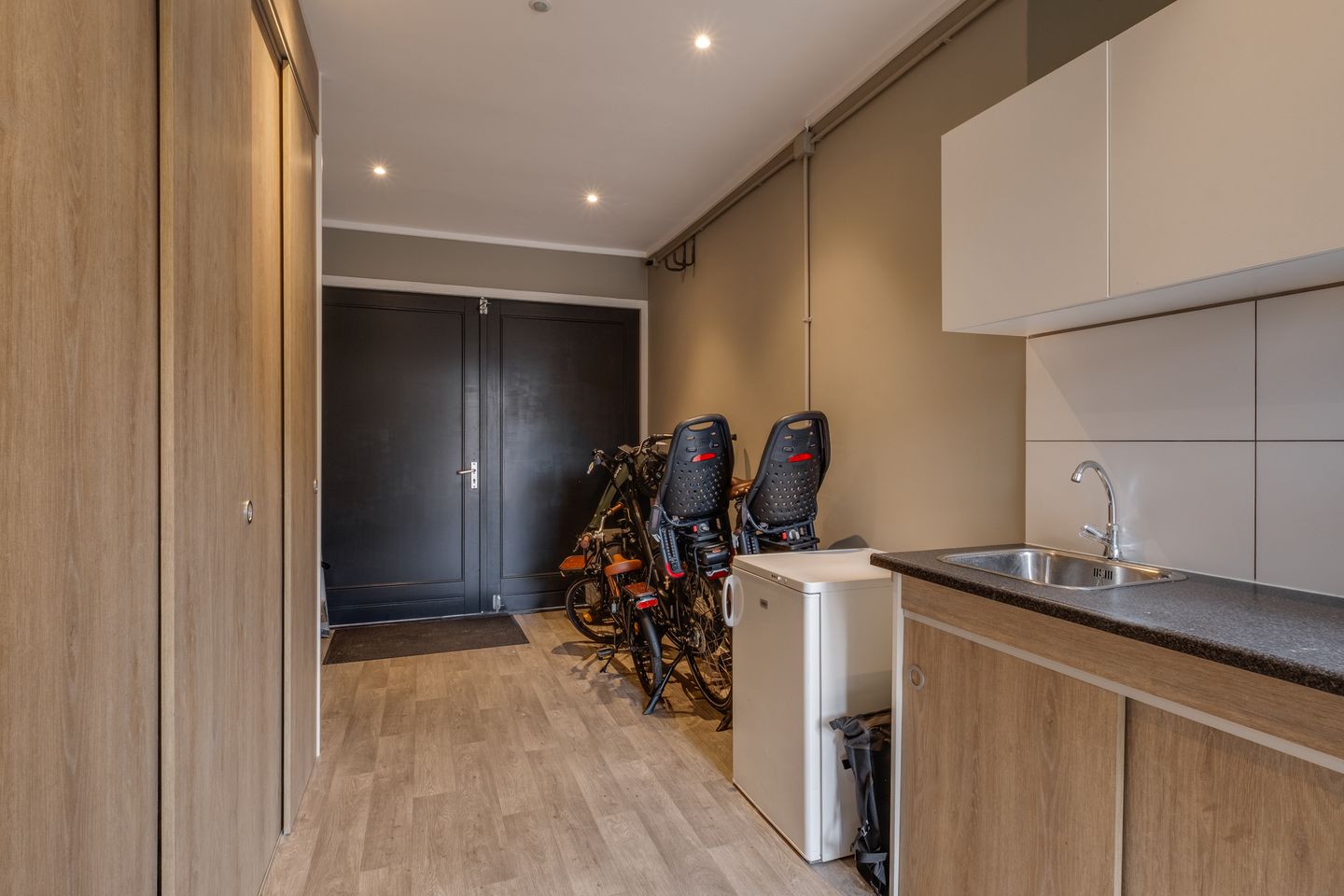 Photo 14 of Koningin Mariastraat 2-C