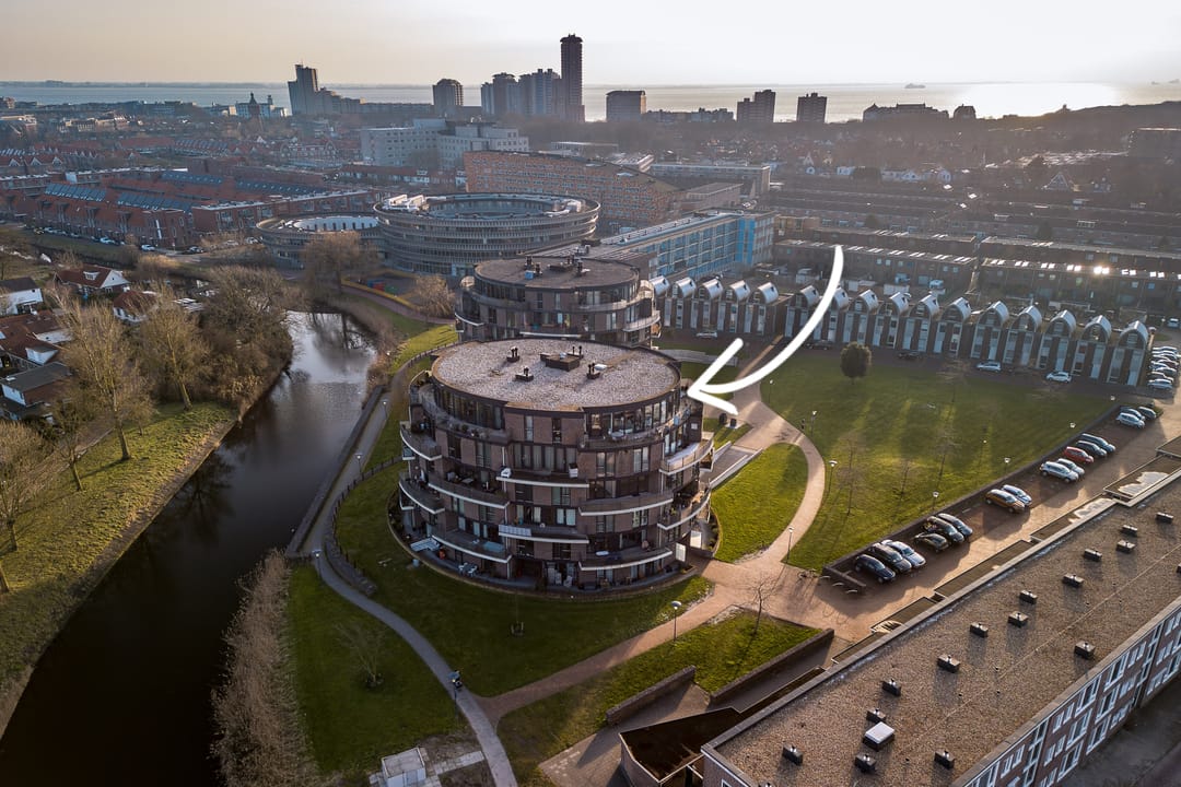 Foto 1 van Antoni Gaudipark 132