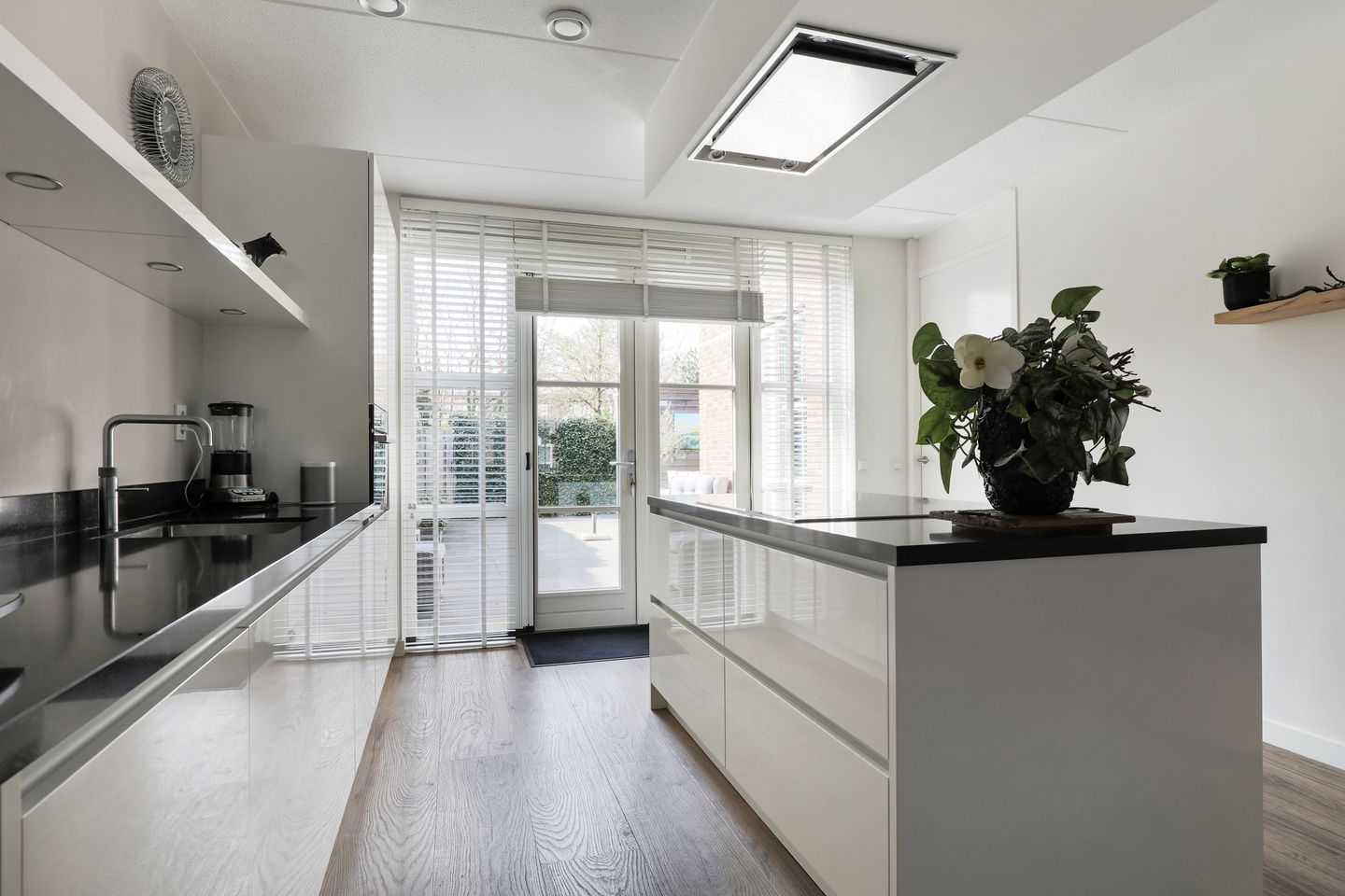 Foto 10 van Monshouwerlaan 18