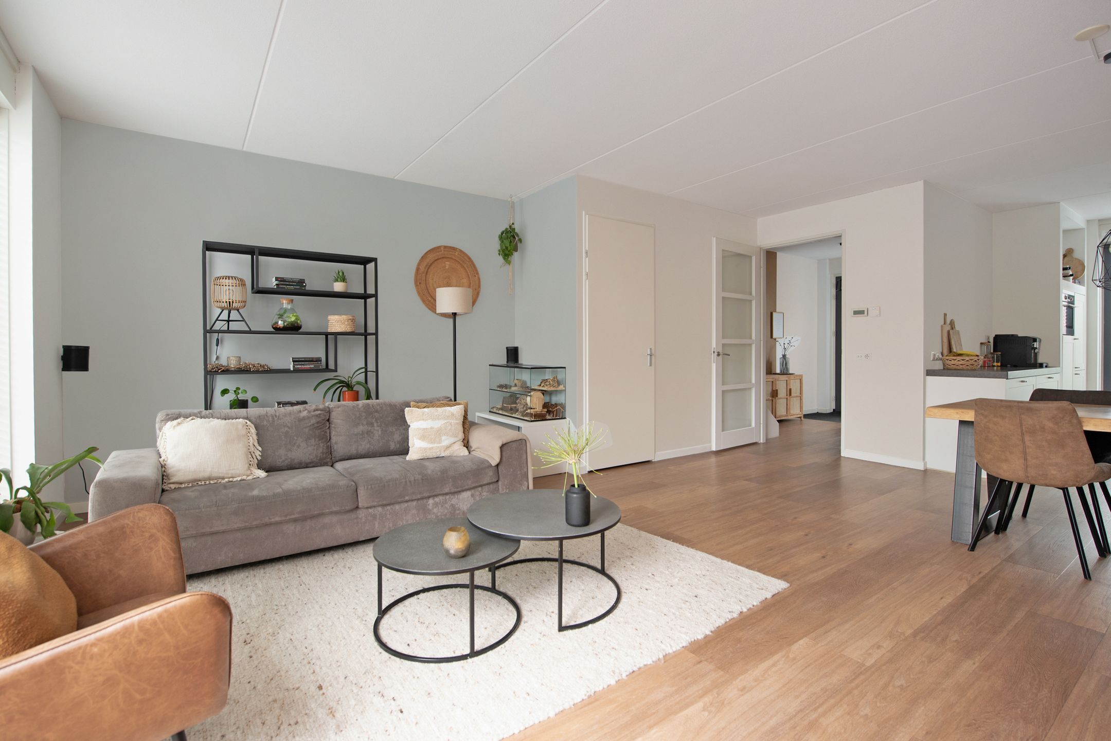 Photo 3 of Straat van Messina 12-B