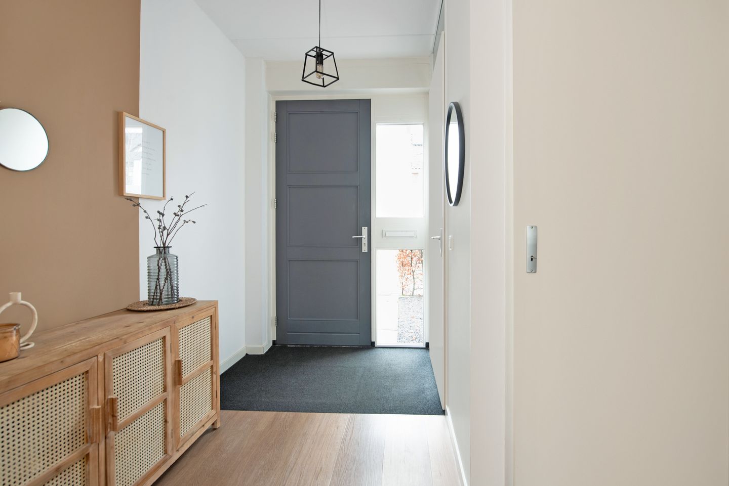 Photo 10 of Straat van Messina 12-B