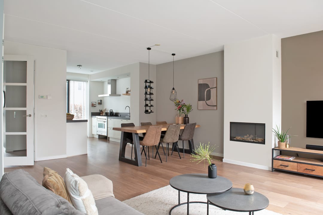 Photo 11 of Straat van Messina 12-B