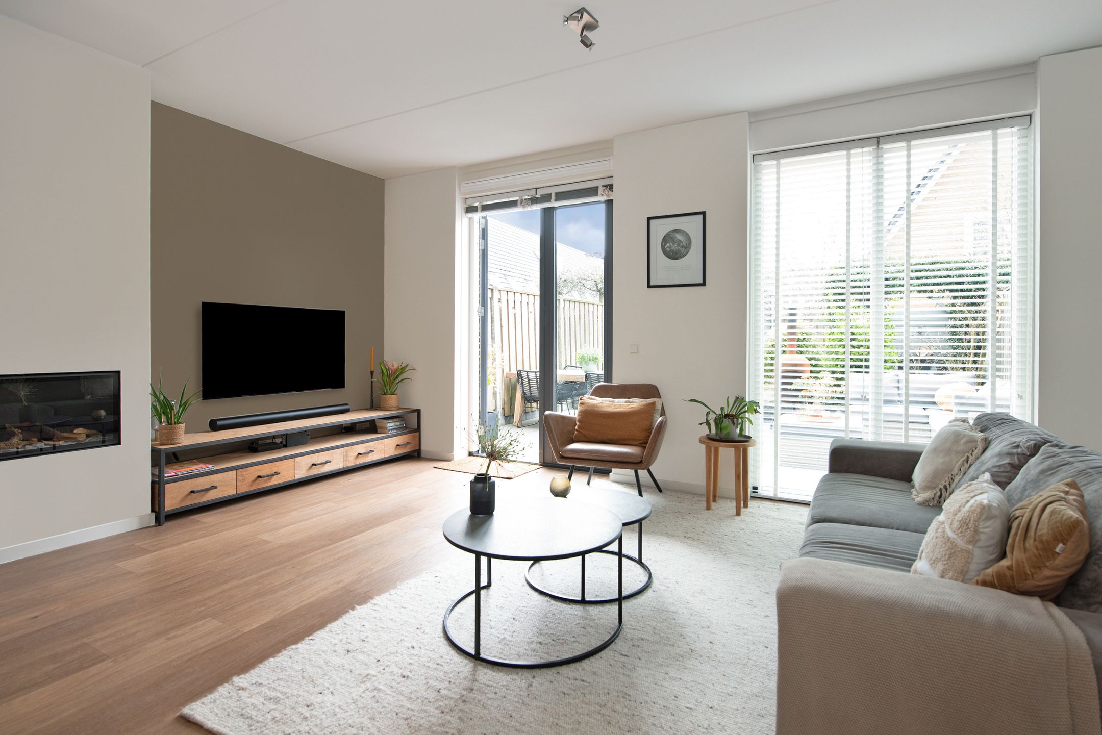 Photo 12 of Straat van Messina 12-B