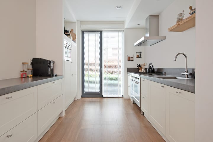 Foto 14 van Straat van Messina 12-B