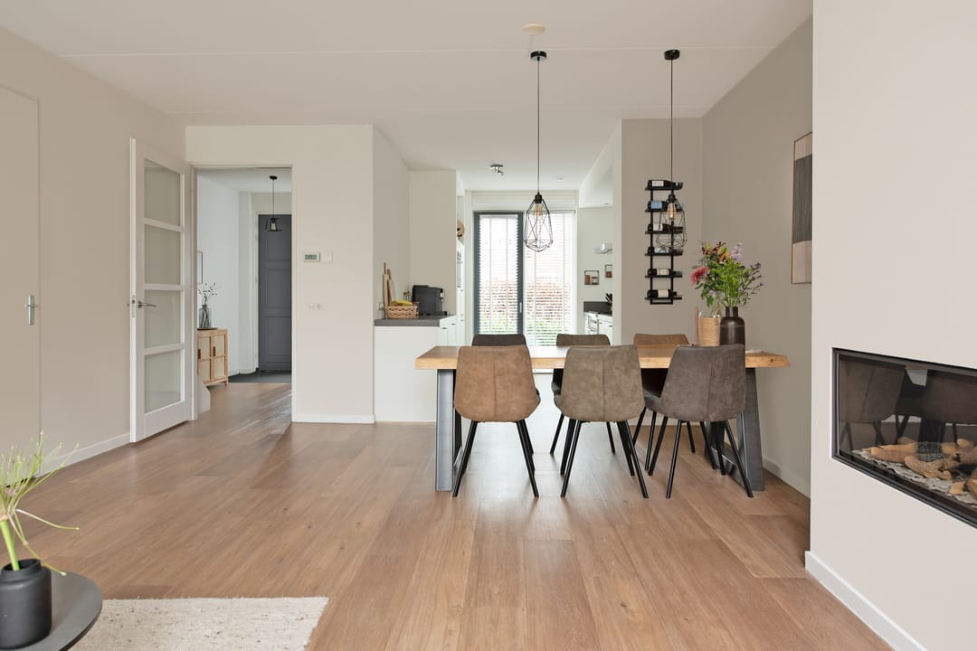 Photo 17 of Straat van Messina 12-B