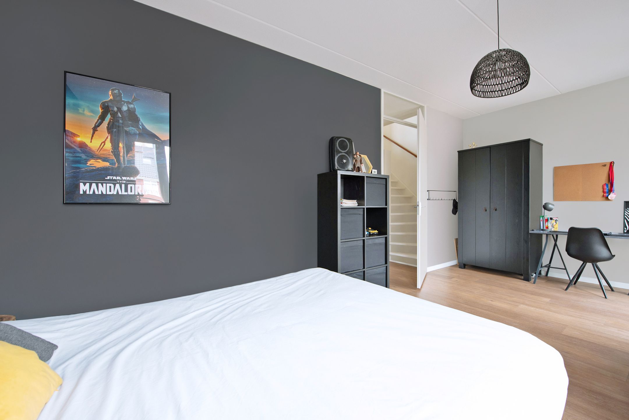 Photo 21 of Straat van Messina 12-B