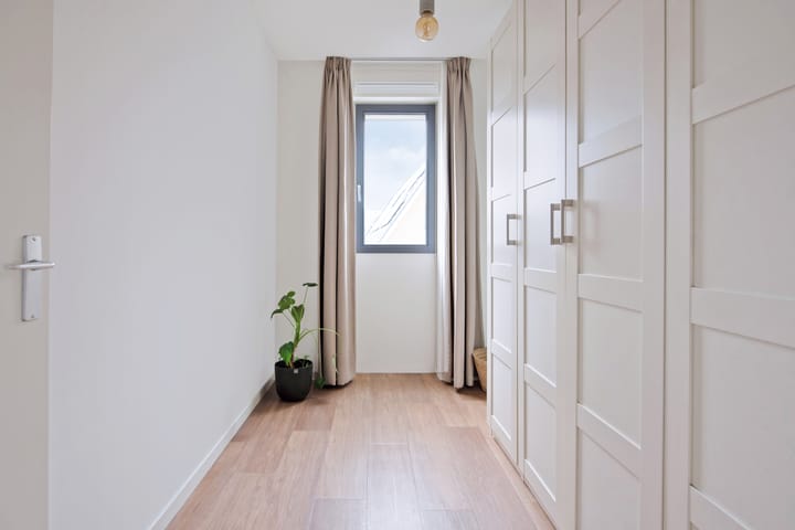 Foto 26 van Straat van Messina 12-B